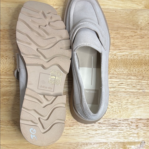 Dolce Vita Cream- Size 6.5 Suede Loafers - Picture 8 of 10